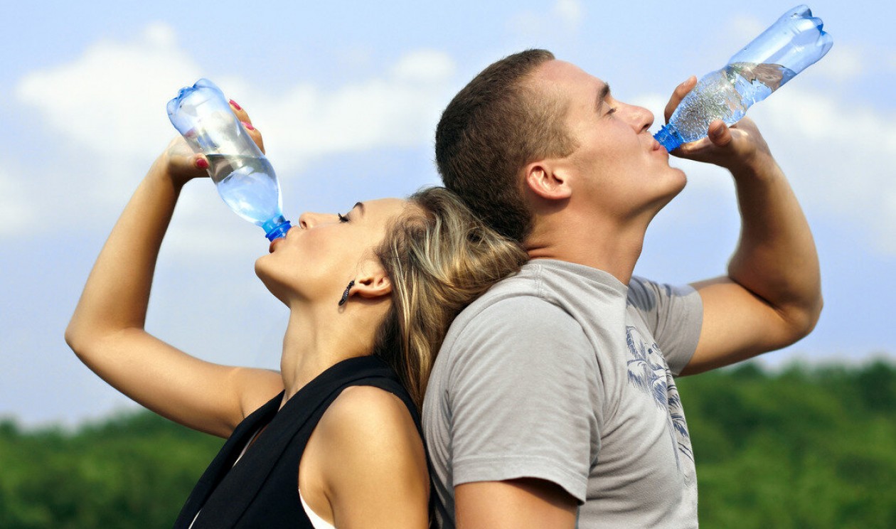 Por que beber água? 5 motivos para cuidar da hidratação